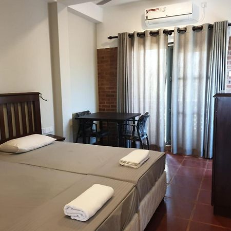 Janishi Residencies Hotell Negombo Exteriör bild