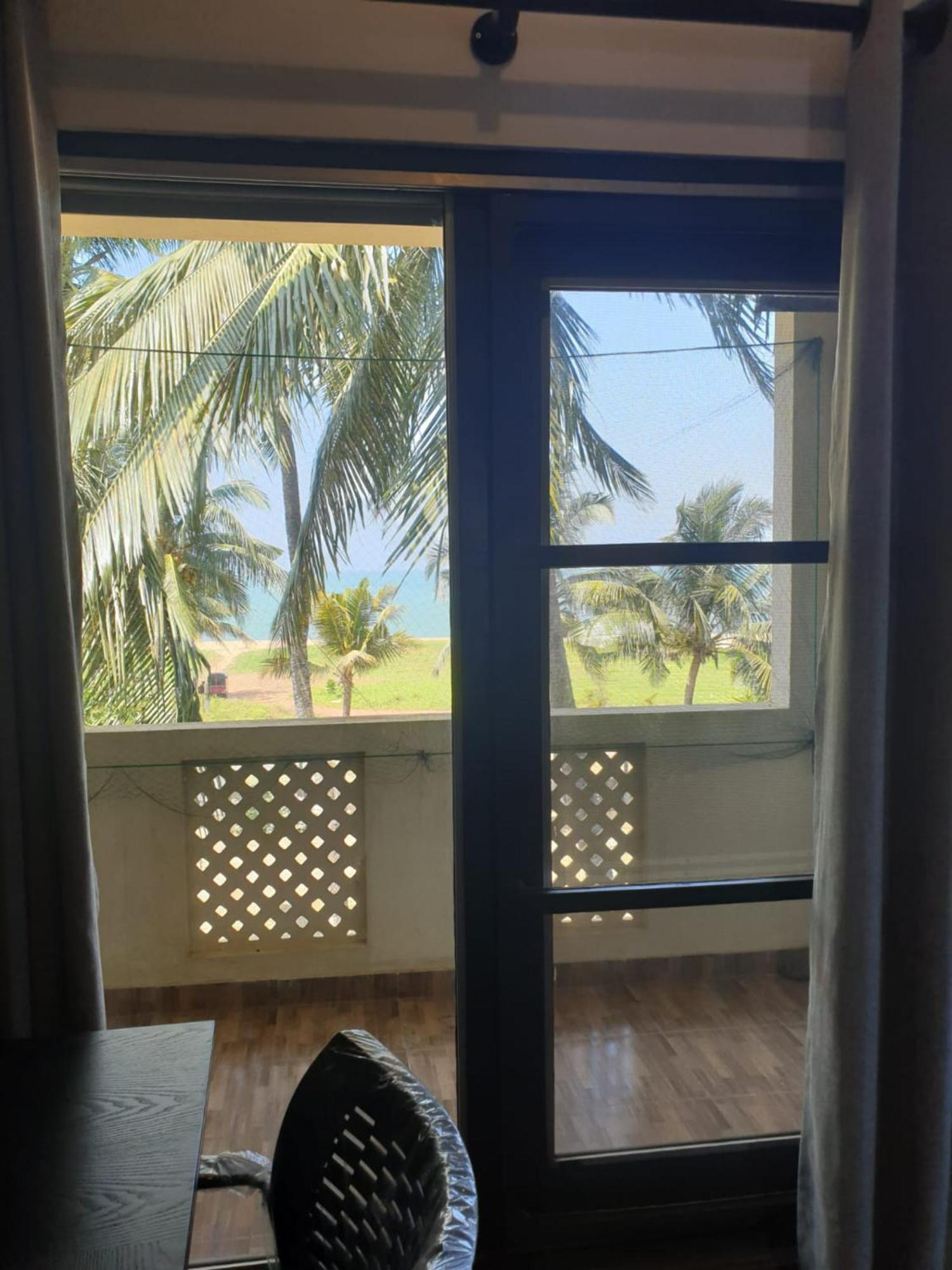 Janishi Residencies Hotell Negombo Exteriör bild