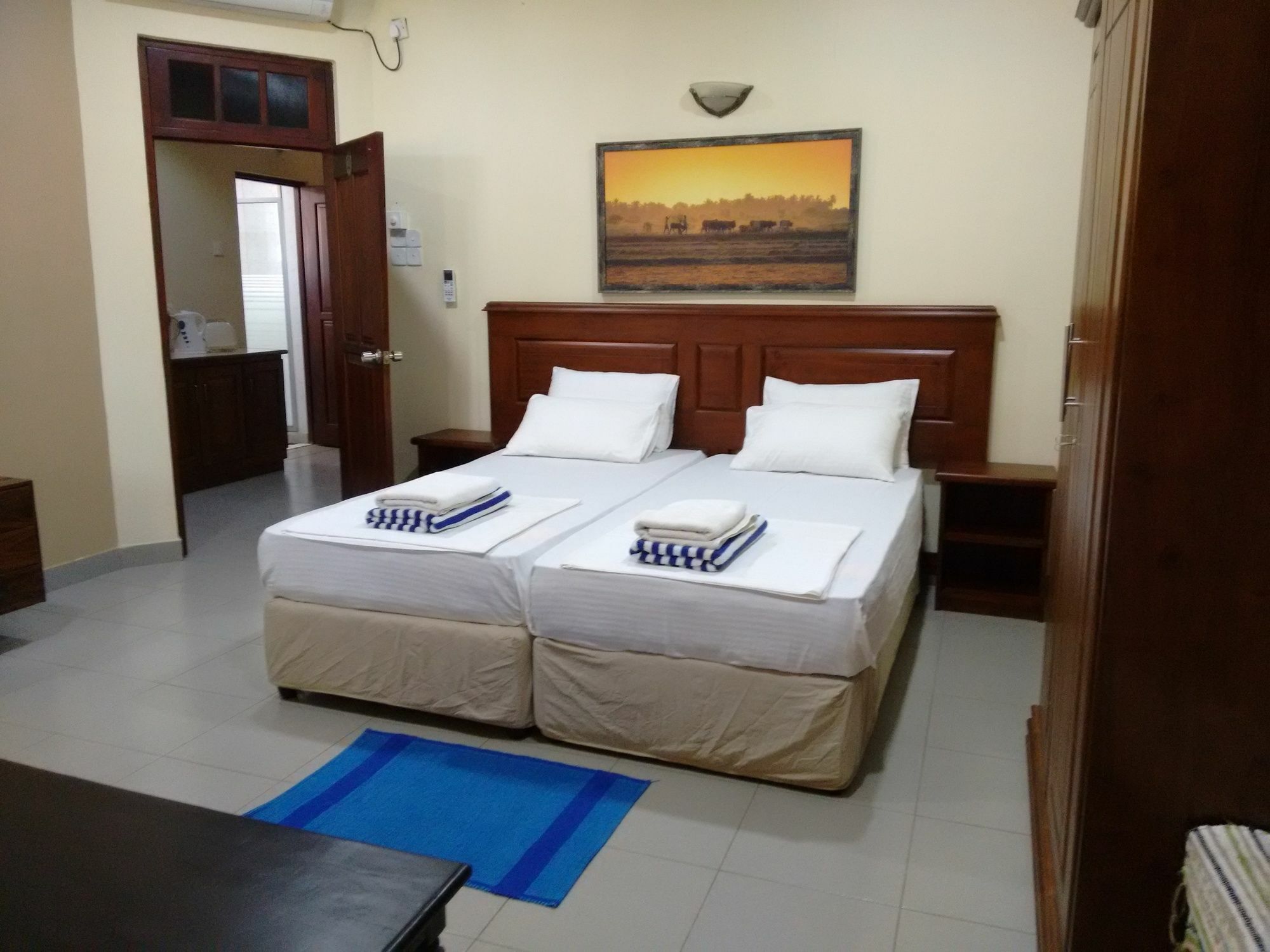 Janishi Residencies Hotell Negombo Exteriör bild