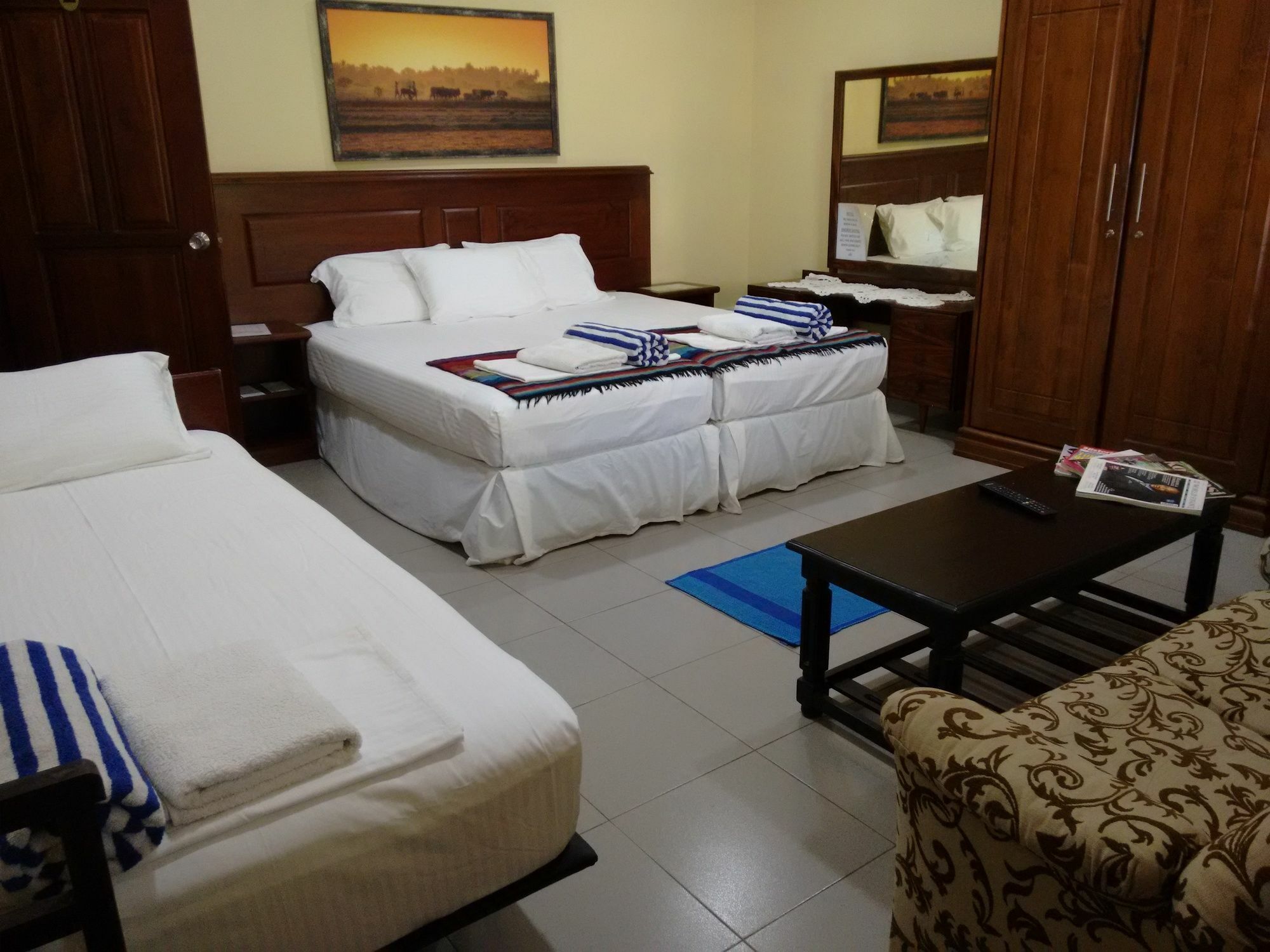 Janishi Residencies Hotell Negombo Exteriör bild